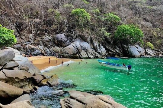 Hiking to Colomitos, Madagascar, Playa el Caballo and Las Ánimas