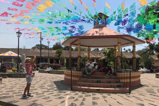 Vallarta Botanical Garden and El Tuito Town Tour with Transport