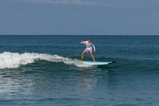 Surf lesson for beginners